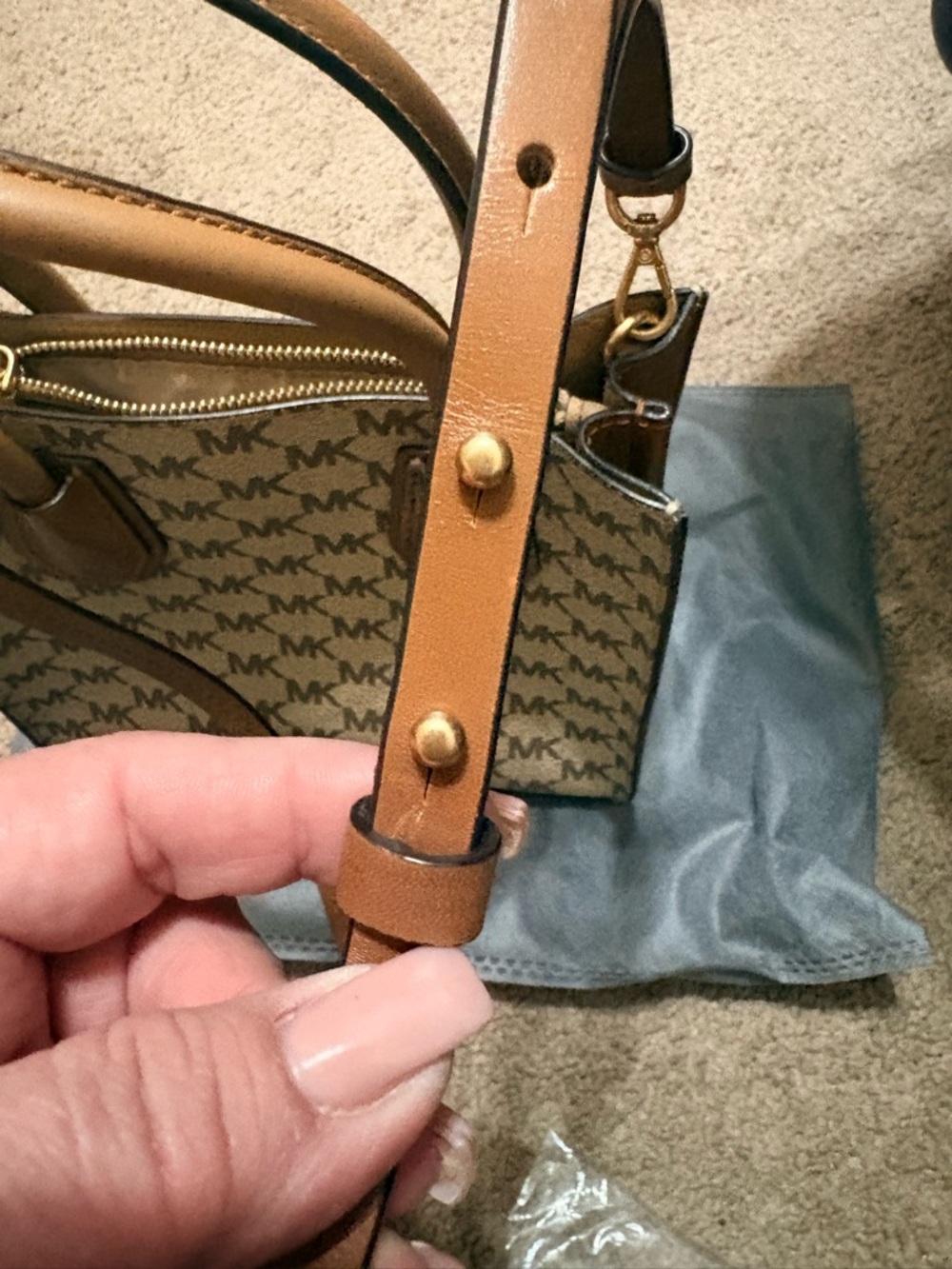 Michael Kors Cream Signature Satchel with Tan Trim - Picture 5 of 6